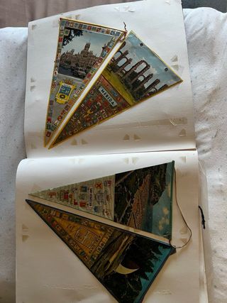 ALBUM CON 96 BANDERINES AÑOS 60