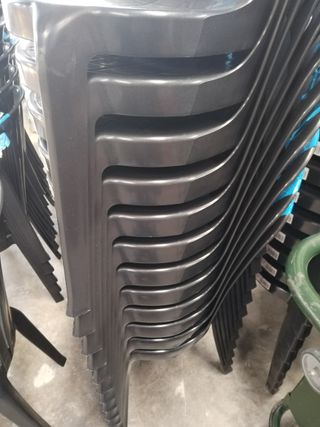 Sillas negras polipropileno nuevas