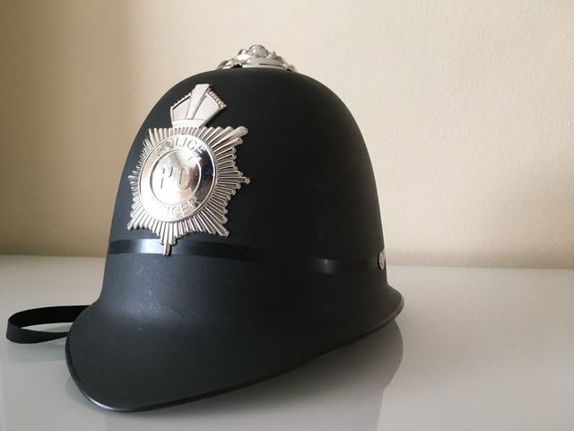 Casco policia inglesa