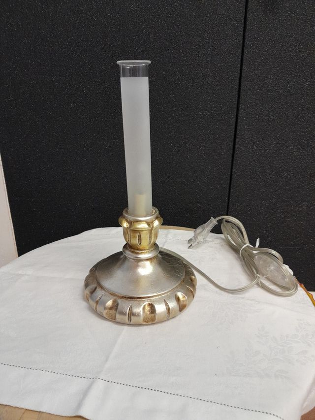 Lume in legno finitura argento