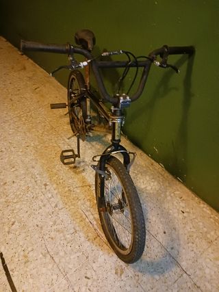 Bici tipo BMX Avigo Sting.