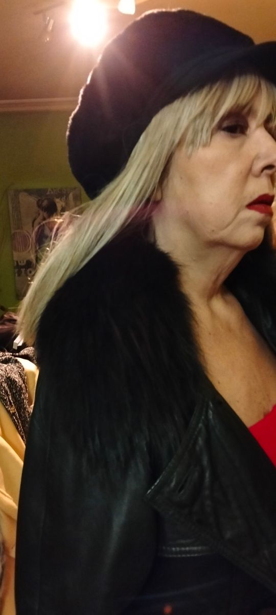  Chaquetón de cuero cien por cien piel 