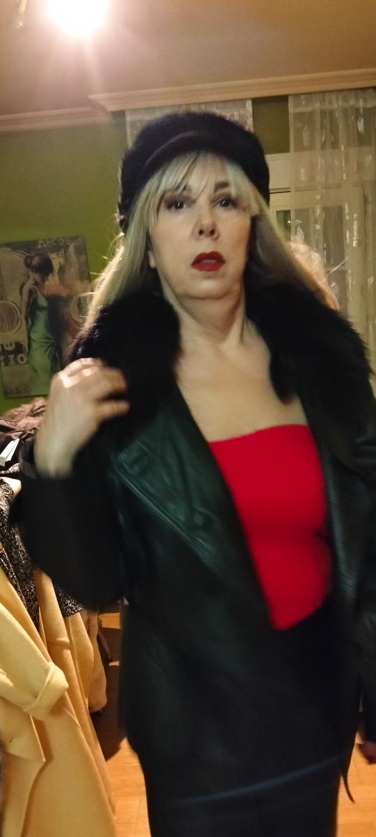  Chaquetón de cuero cien por cien piel 