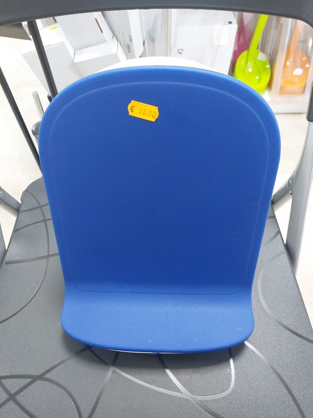 Papelera azul blanco