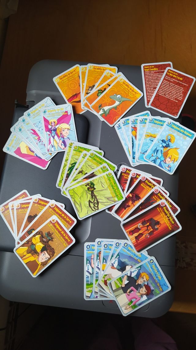 Baraja de cartas familias Gormiti