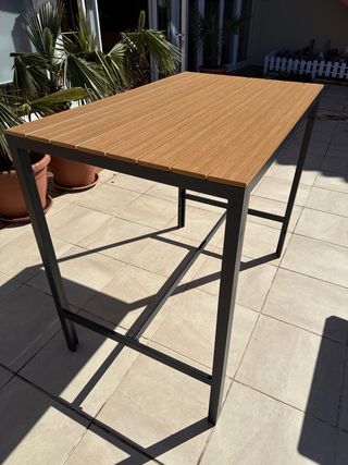 Mesa alta terraza bar restaurante hotel