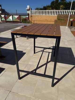 Mesa alta terraza bar restaurante hotel