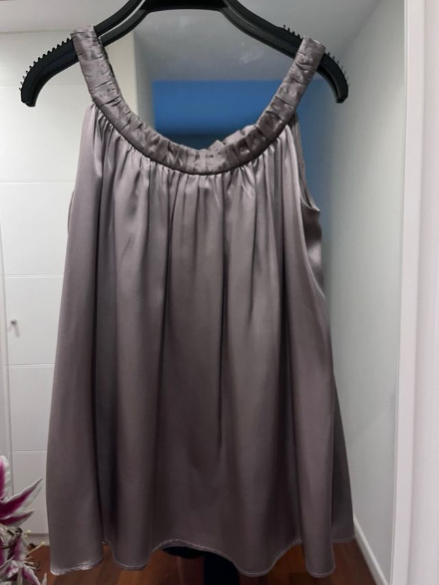 Top de raso gris tirantes de fiesta