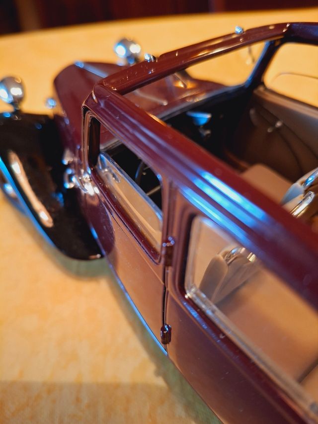 Coche de época Citroen 1938. 1:18