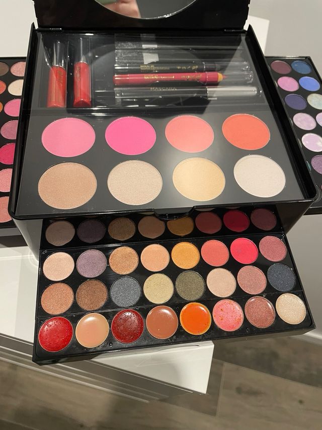 Caja de maquillaje