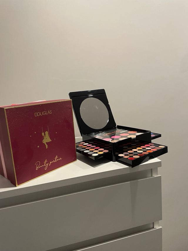 Caja de maquillaje