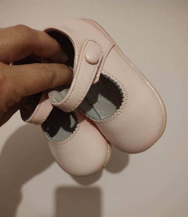 Zapatos charol T. 21