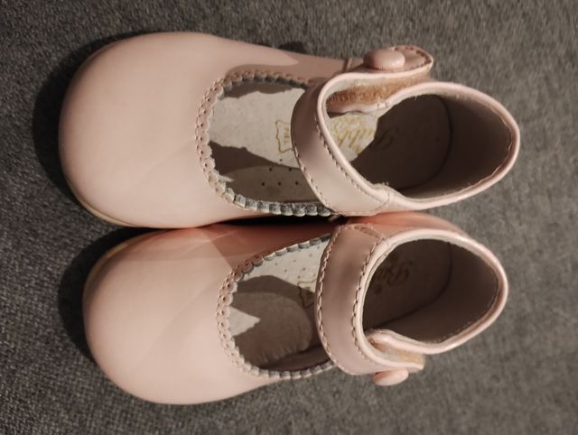 Zapatos charol T. 21