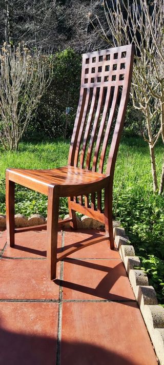 Sillas de madera de elondo