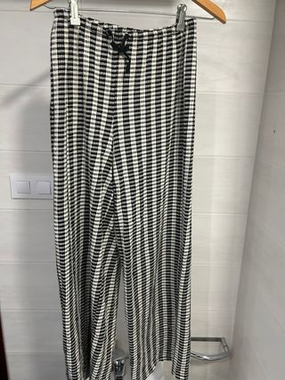 Conjunto pantalon  y chaleco  de Zara de punto