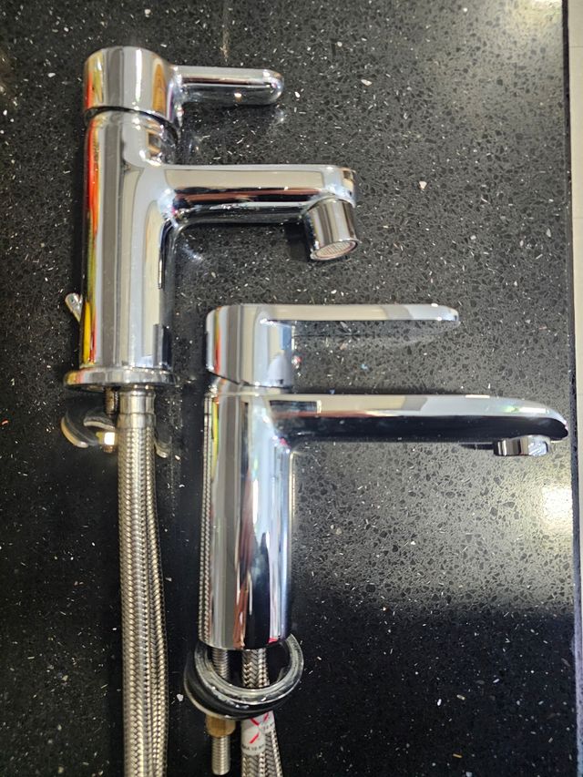 Grifos de lavabos modernos seminuevos