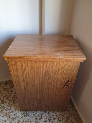 Máquina de coser antigua SINGER  con mueble