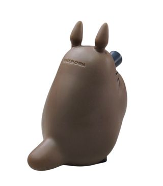 Figura Totoro toma biberón