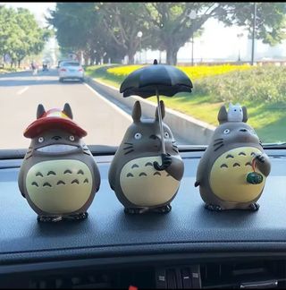 Figura Totoro toma biberón