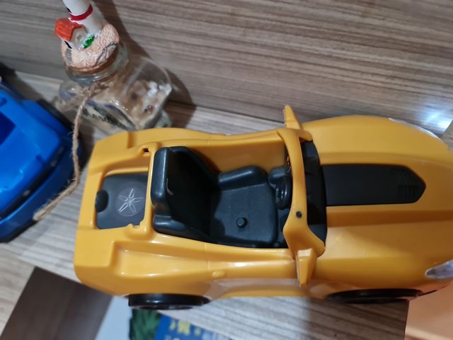 Coches poli y ladron