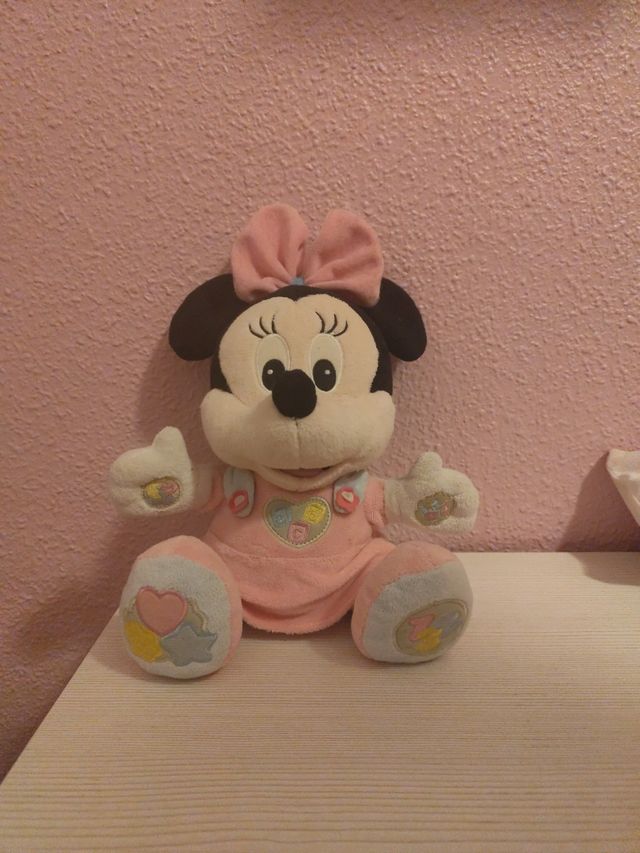 Minnie cantarina
