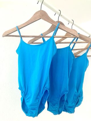 Maglie blu per bambini con cinturini