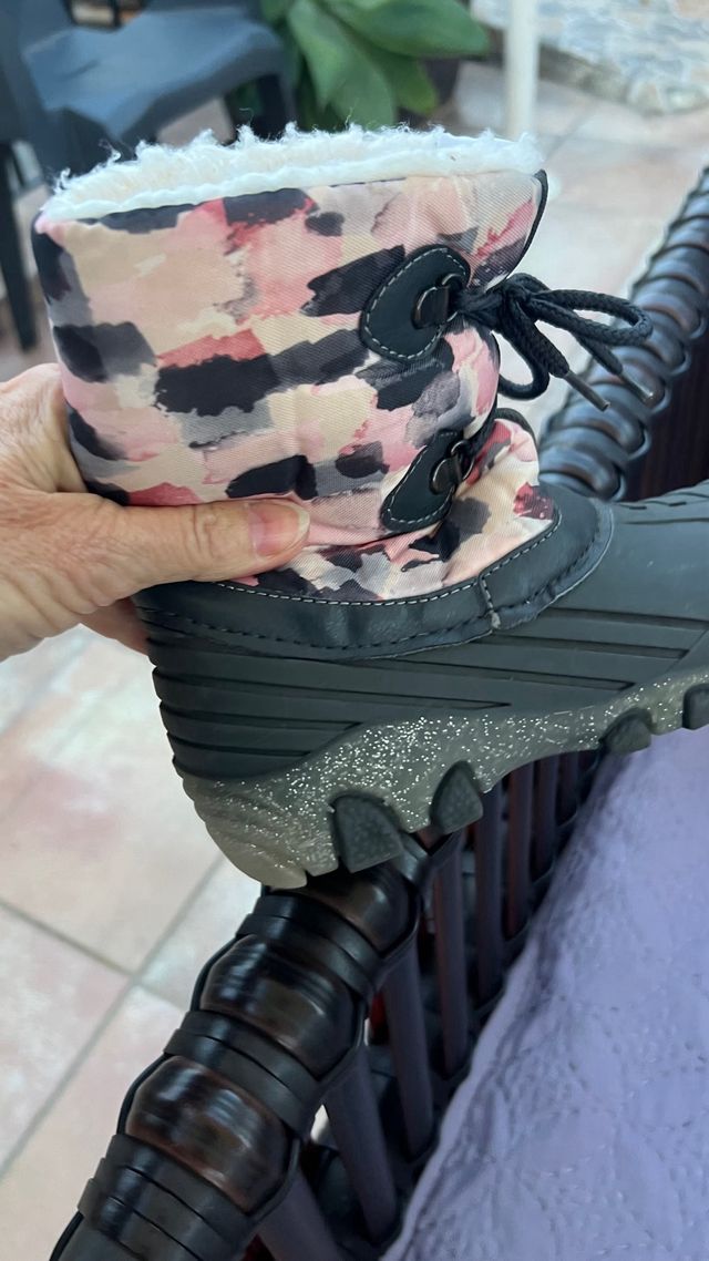 Botines de nieve con luses talla 28