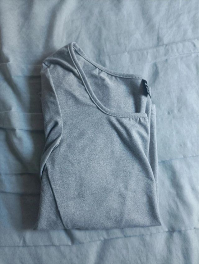 Camisetas chica mlarga 5euros cada una