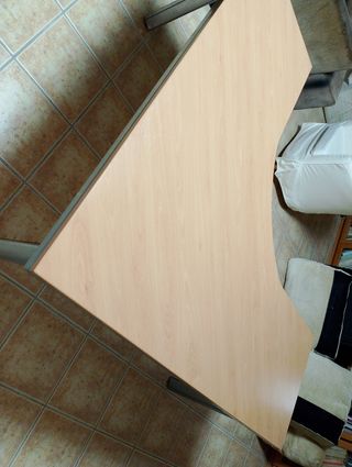 MESA de ESCRITORIO o de OFICINA