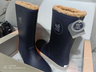 Botas agua niño a estrenar.