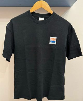 Camiseta negra de Zara