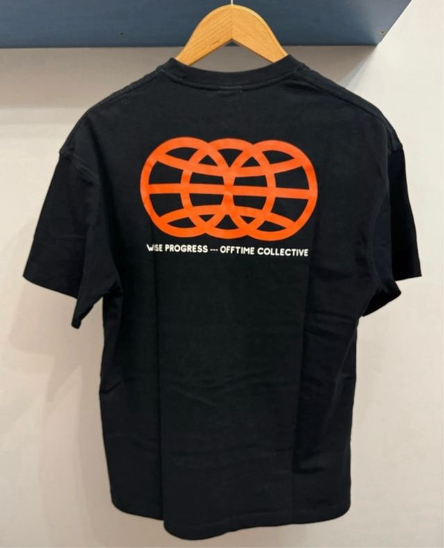 Camiseta negra de Zara