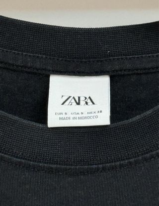 Camiseta negra de Zara