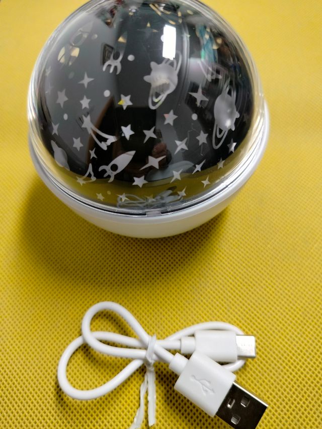 Proyector luz nocturna, nunca usado.