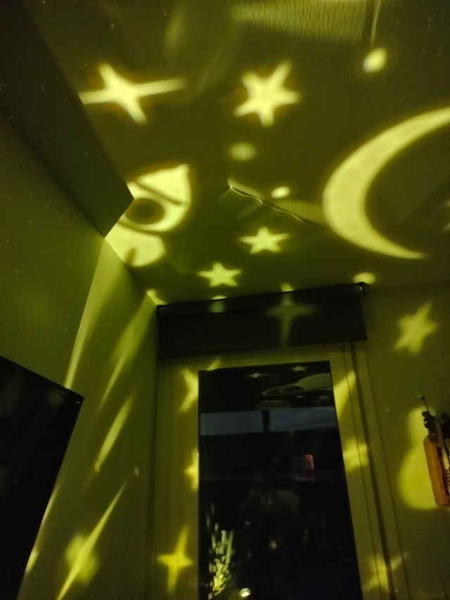 Proyector luz nocturna, nunca usado.