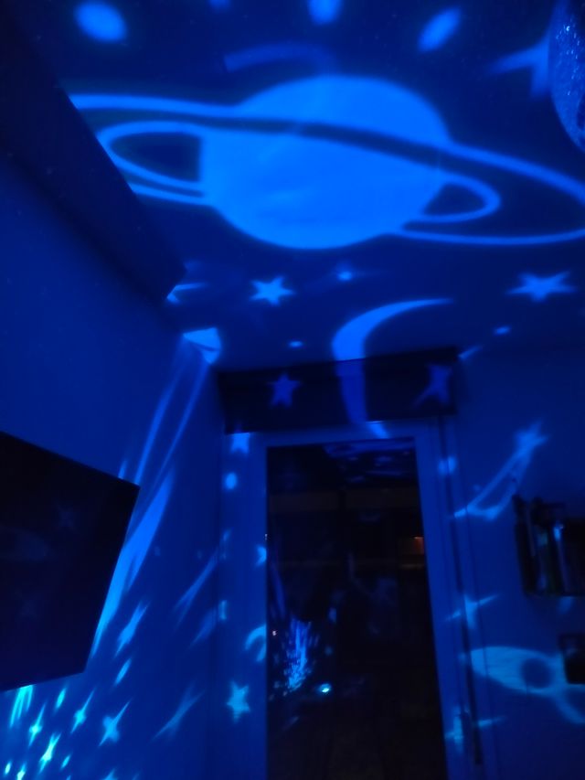 Proyector luz nocturna, nunca usado.