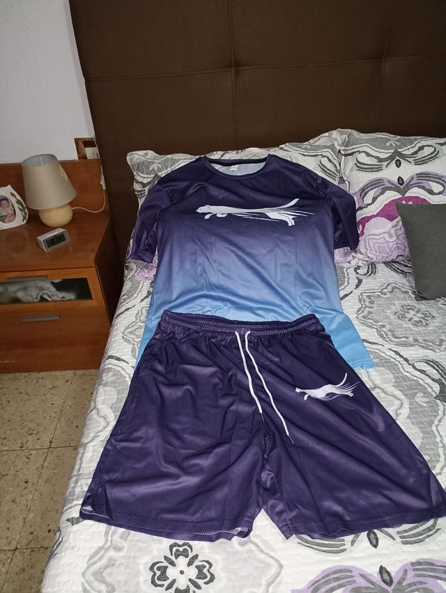 Camiseta de fútbol con pantalón corto