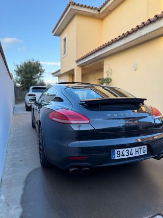 Porsche Panamera 4S 2014
