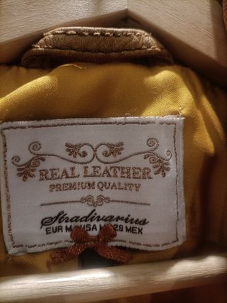 Cazadora sahariana cuero Stradivarius 
