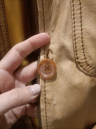 Cazadora sahariana cuero Stradivarius 