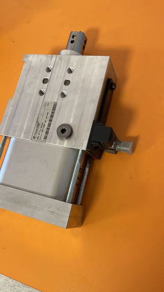 Tünkers (centratore pneumatico) SZK 63 T12 40 Hub