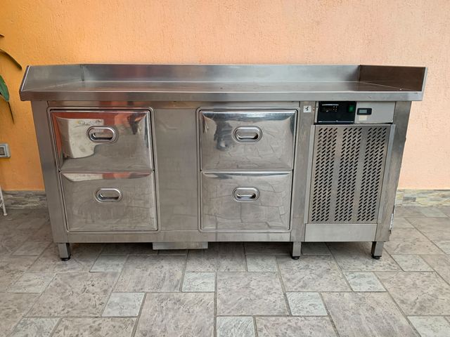 Banco frigo in acciaio