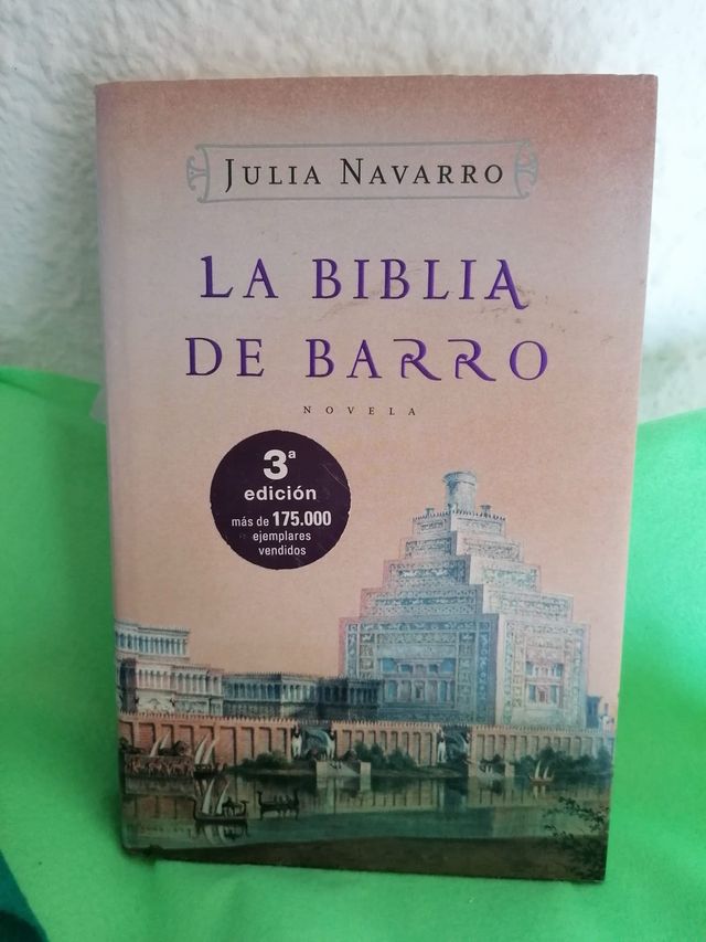La Biblia de barro (Éxitos) (Spanish Edition)
