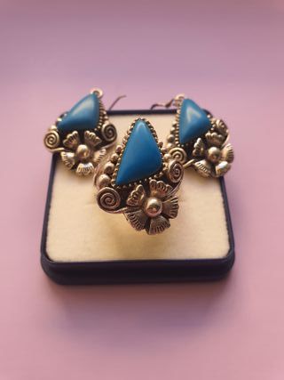 Conjunto de anillo y pendientes de plata 925