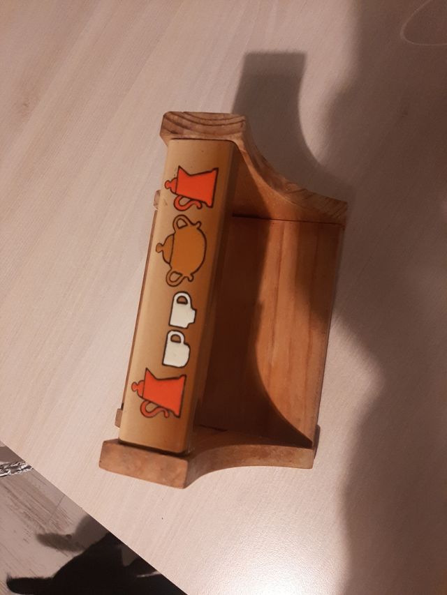 Servilletero de madera y cerámica 