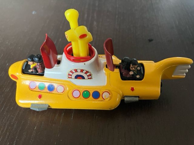 Juguete antiguo Corgi Th Beatles Yellow Submarine