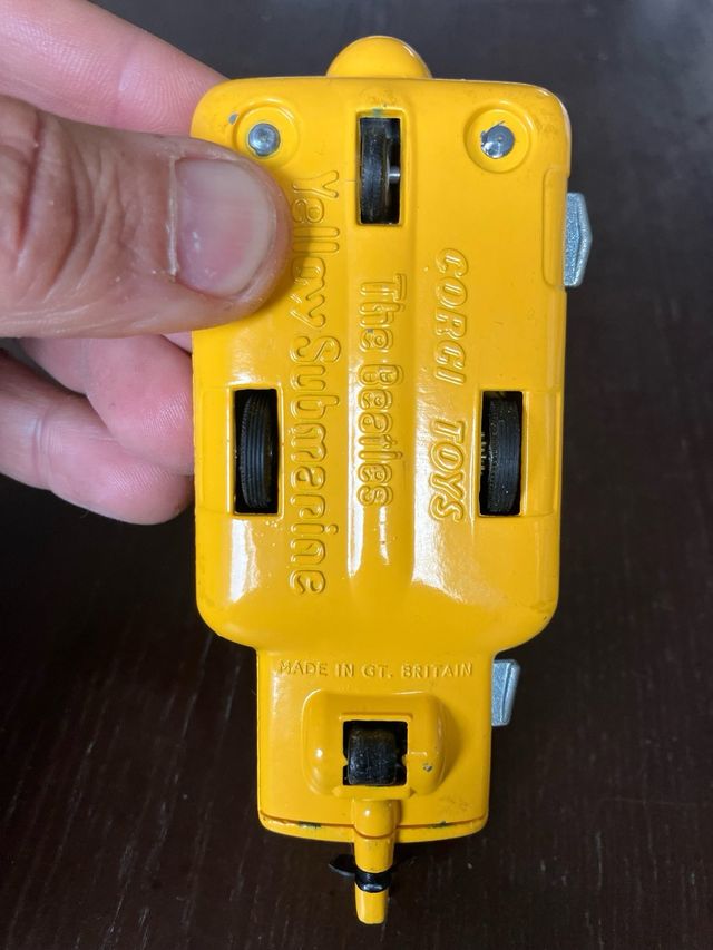 Juguete antiguo Corgi Th Beatles Yellow Submarine