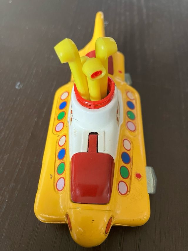 Juguete antiguo Corgi Th Beatles Yellow Submarine