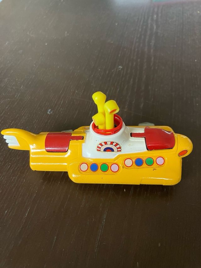 Juguete antiguo Corgi Th Beatles Yellow Submarine
