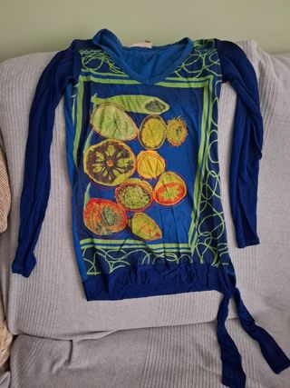 Blusa desigual transparencias talla M